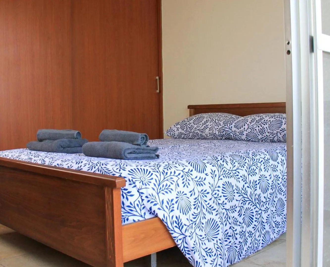Piale Palms Makenzie Beach Front Apartment, לרנקה