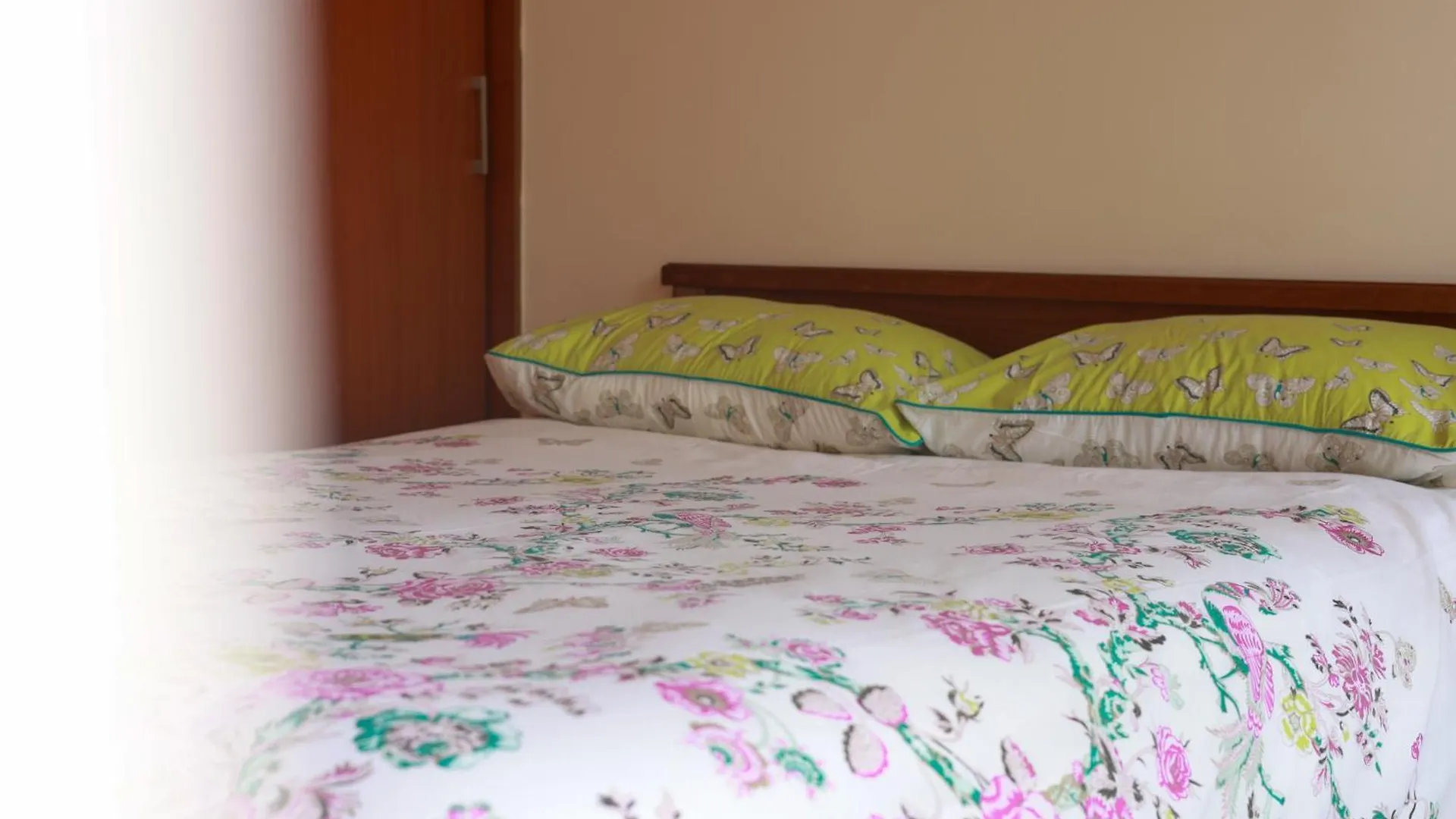 Piale Palms Makenzie Beach Front Apartment, לרנקה קפריסין