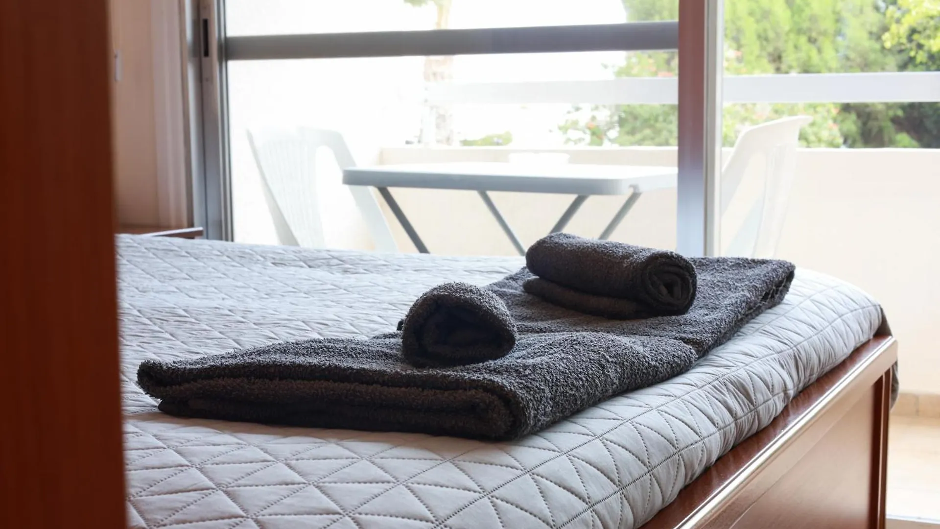 Piale Palms Makenzie Beach Front Apartment, Larnaca